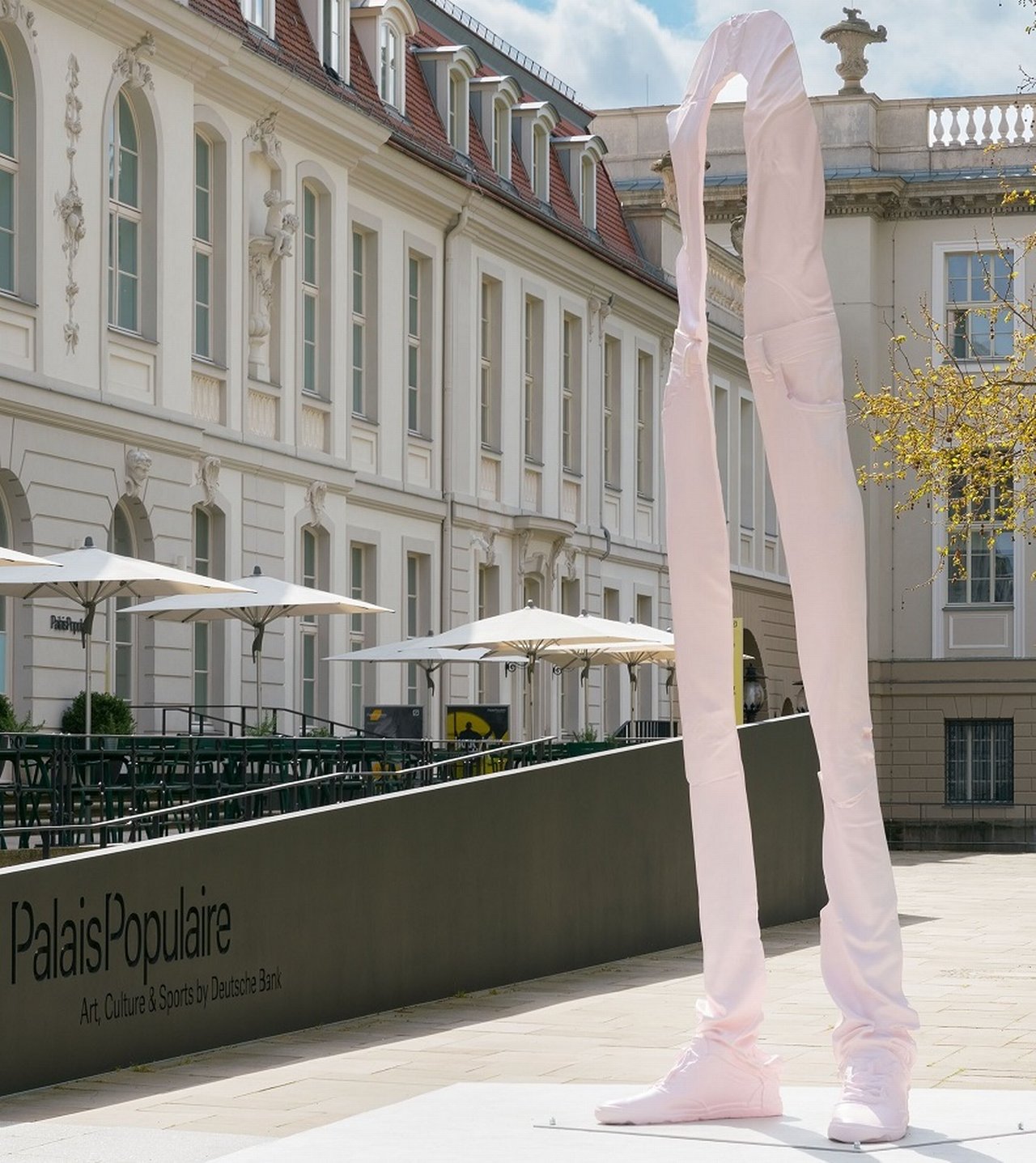 Erwin Wurm, Tor (Skins), 2021