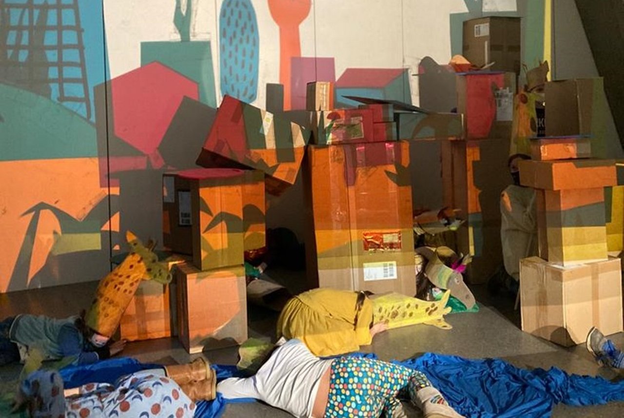 Workshop: Chairs, Lamps, and Sweaters – How Do We Understand Installations?