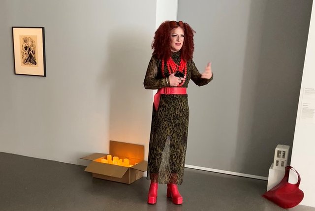 FreeTour with Drag Queen Cali Harburg