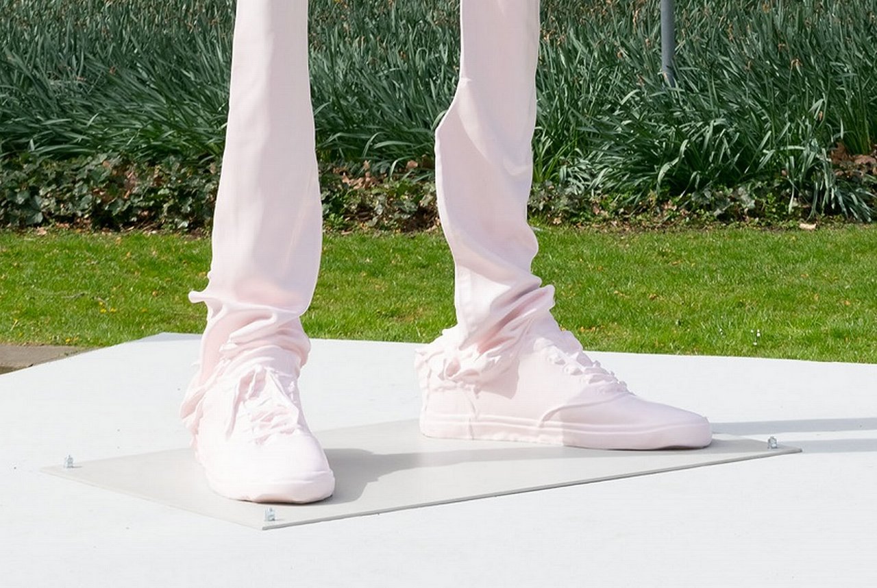 Erwin Wurm, Tor (Skins), 2021 (c) VG-Bildkunst Bonn, 2023, Foto: Mathias Schormann