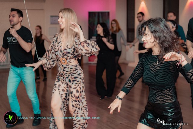 Dance, dance, dance!